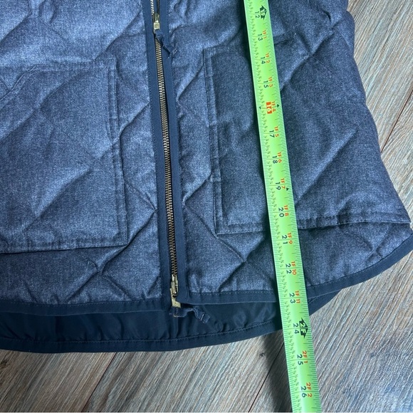 J. CREW Quilted Down Puffer Vest Women's XS Gray Full Zip Pockets Lined - Picture 4 of 7